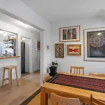 Cosy And Bright Rooftop Apartment