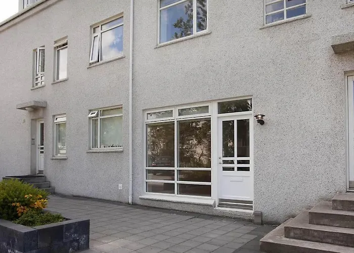 Cozy One Bedroom Apartment Close To City Center