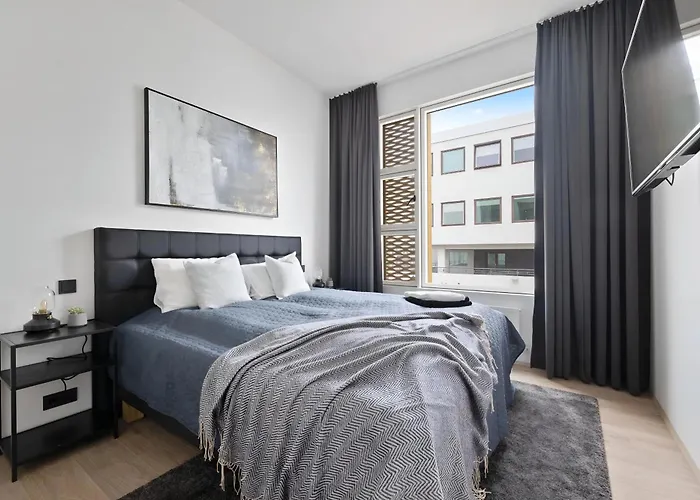 Stylish & Comfy City Center Oasis