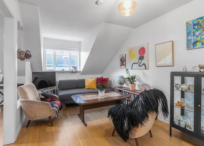 Cosy And Bright Rooftop Apartment