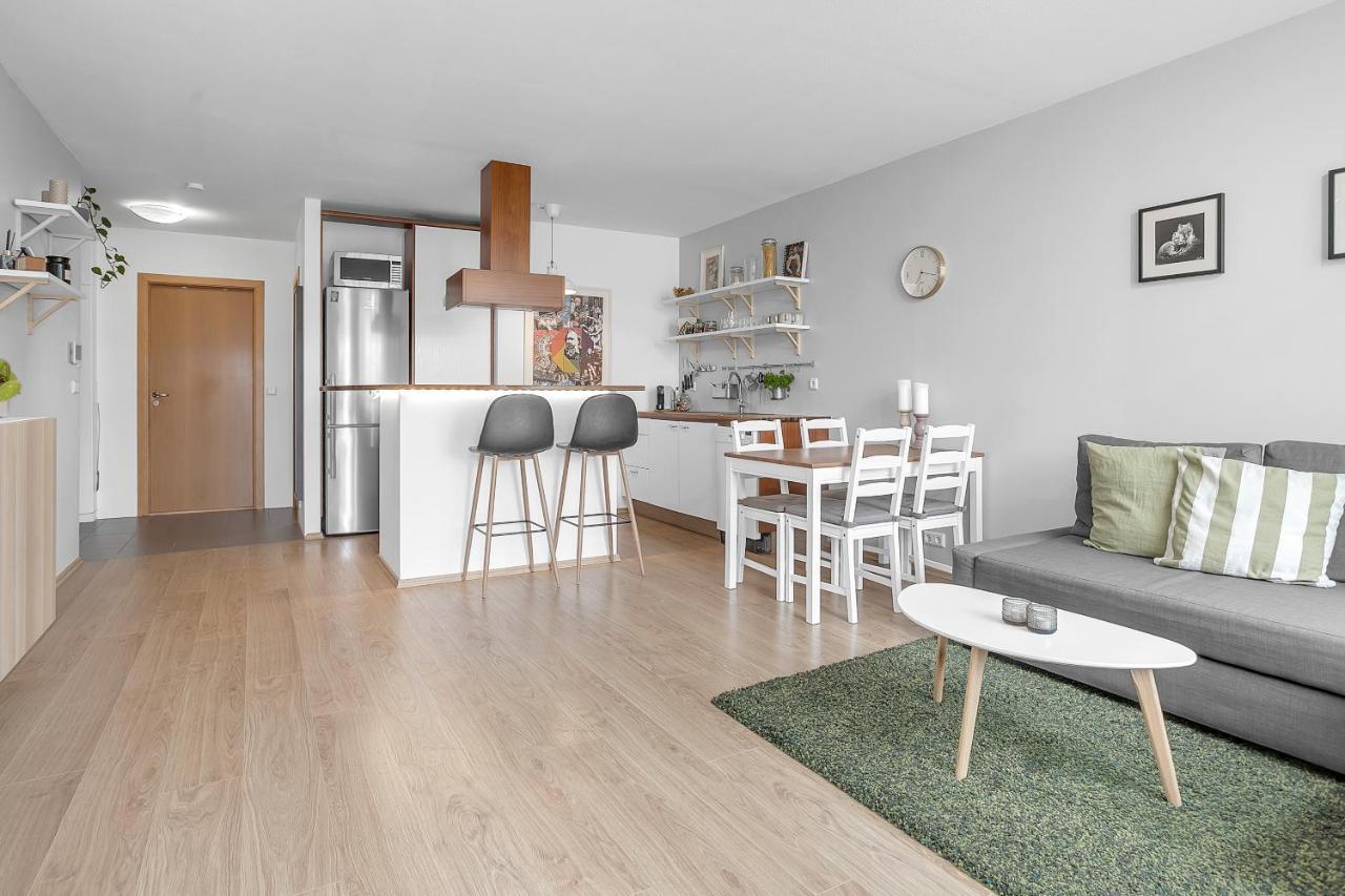 Downtown Reykjavik Apartment - Amazing Garden View Apartment