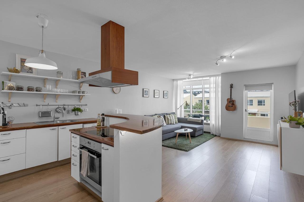 Downtown Reykjavik Apartment - Amazing Garden View