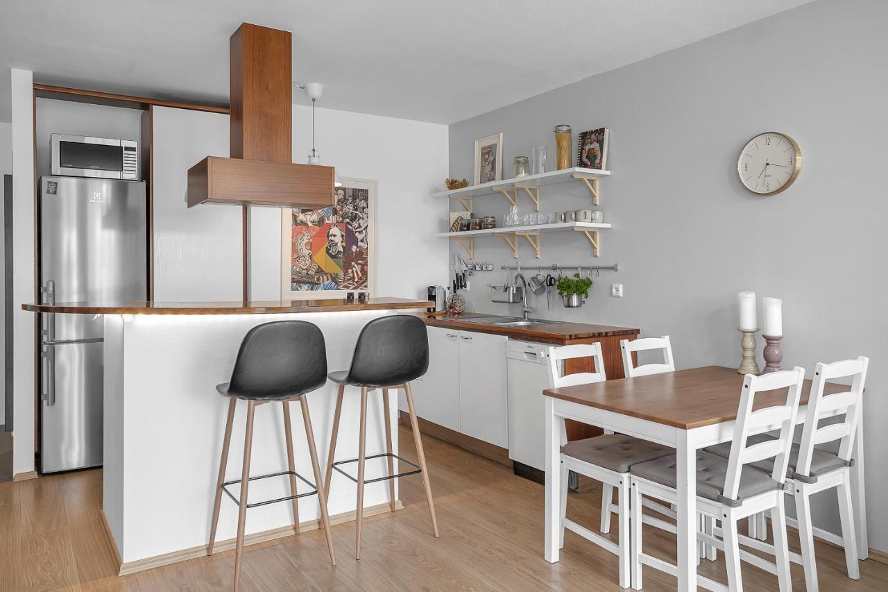Downtown Reykjavik Apartment - Amazing Garden View