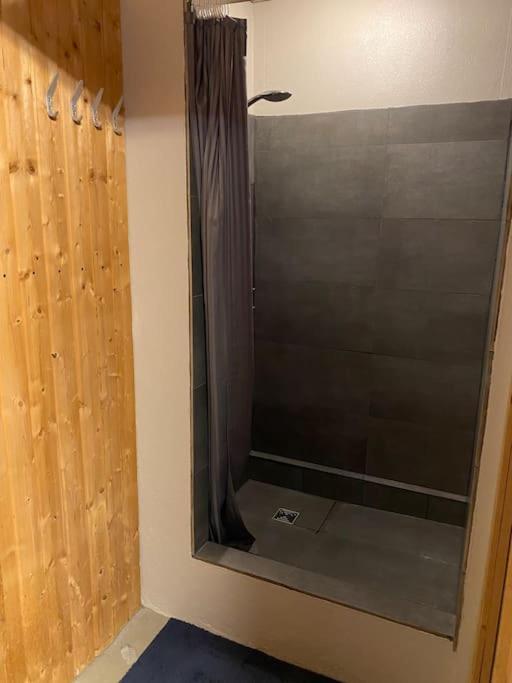 A Cozy One-bedroom Basement In Rvk Suburbs Apartamento Reikiavik