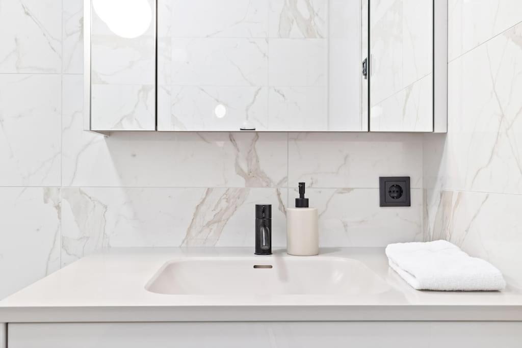 Apartamento Modern Lux Retreat With 2br&2ba Heart Of The City *
