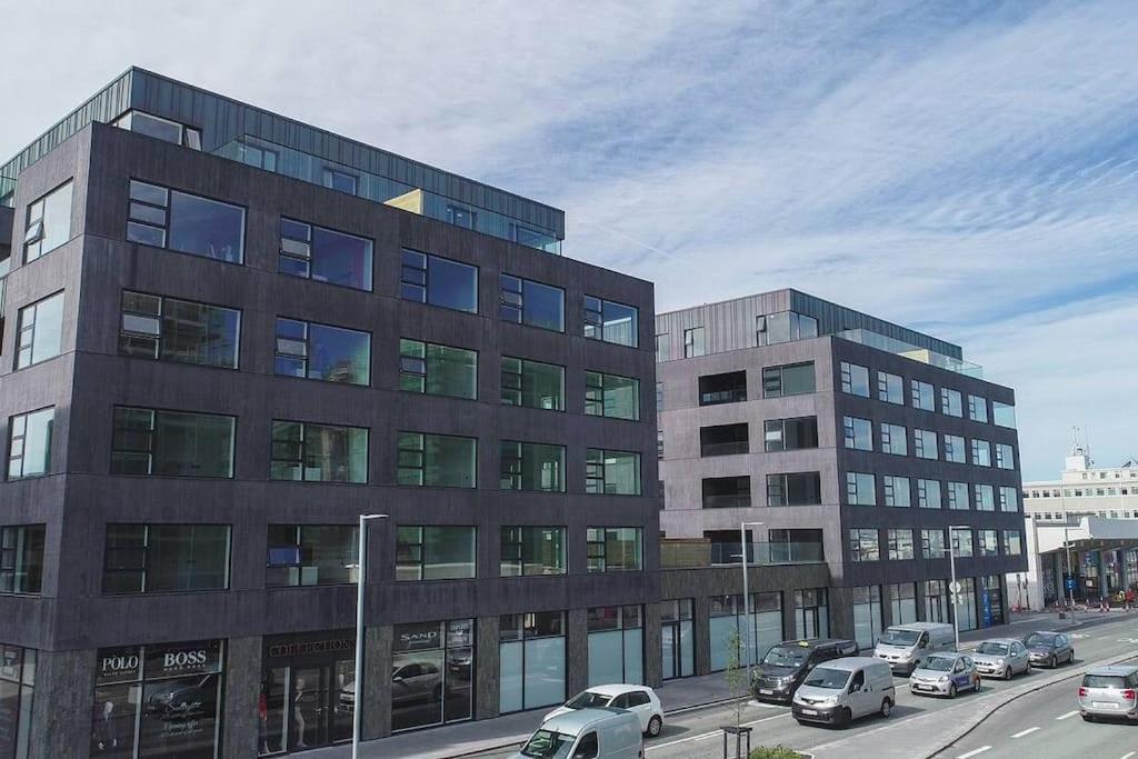 Modern Lux Retreat With 2br&2ba Heart Of The City Apartamento