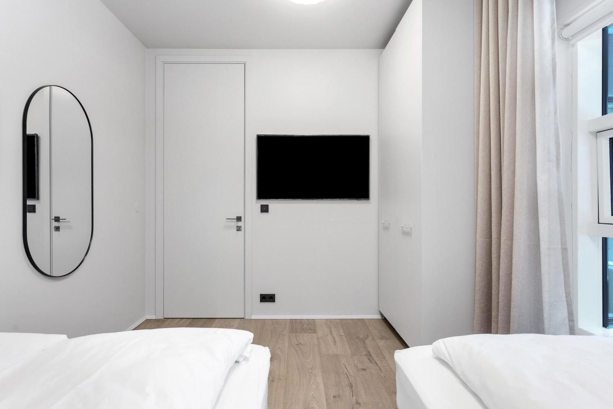 Luxury Apartment *