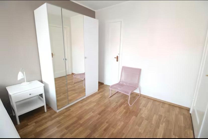 Beautiful And Quiet In Center - Perfect Location Apartment