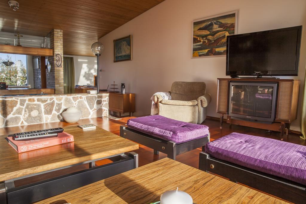 Cozy 60's In Villa