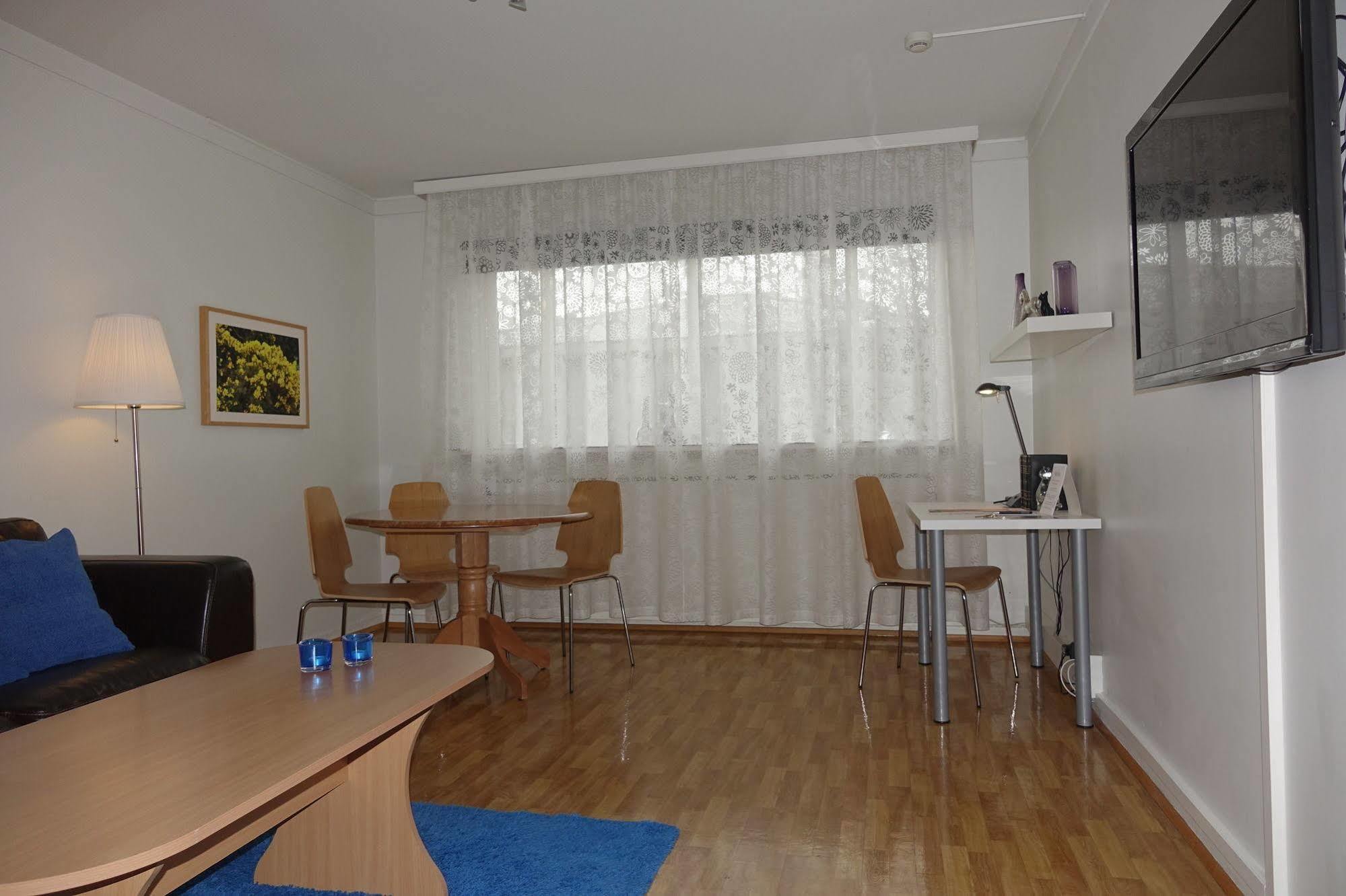 Castle House & Embassy Luxury 3*