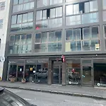 Main Street Laugavegur 103