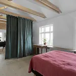 Sunny Apartment In The Reykjavik City Center