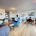 Cosy And Spacious Apartment In Reykjavik