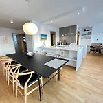 Modern And Centrally Located 3Bedr Apartment In Reykjavik