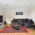 Cozy And Quiet 2Br Apartment