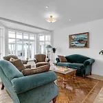 Serene And Cozy 4 Bedroom Retreat