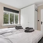 Bright And Elegant Apartment
