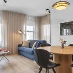 Modern 2-Bedroom Apt In Prime Reykjavik Location