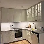 City Apartment Hosted By Anna