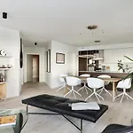 Lovely Grandav Apt