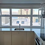 Stylish Downtown Apartment