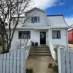 Spacious And Family Friendly House In Reykjavik