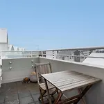 Modern & Spacious 2 Story Apt In Reykjavik