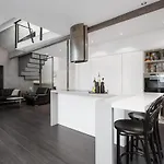 Modern & Spacious 2 Story Apt In Reykjavik