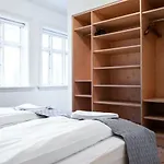 Luna Apartments