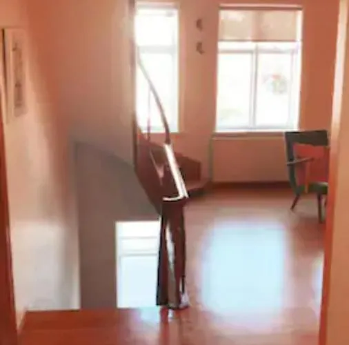 Central 4 Bedroom 3 Storey Apartment