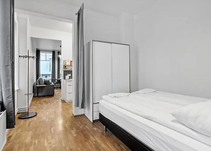 Sunny Central Reykjavik Apartment