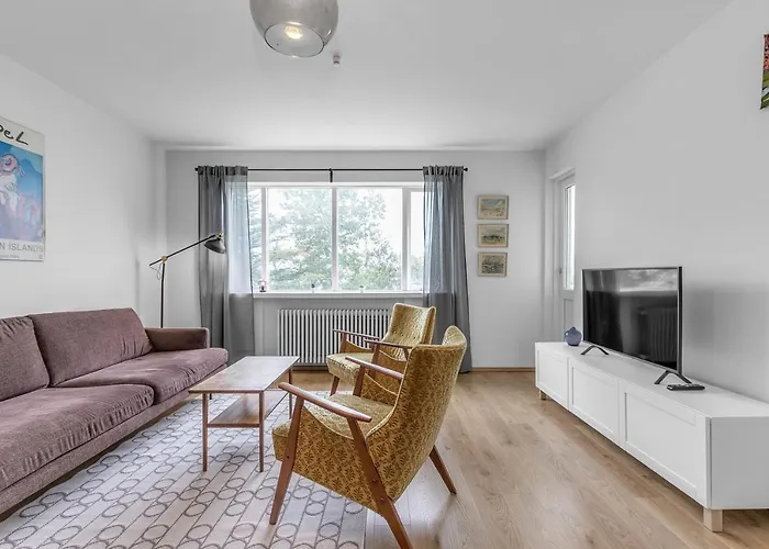 Charming 2-Bedroom Apartment - Ideal Location