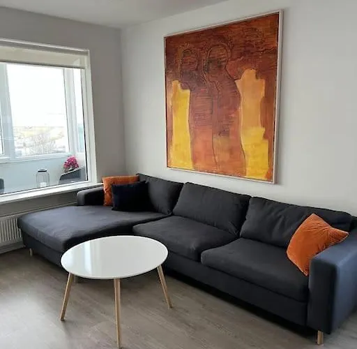 Lovely 1-Bedroom Apartment With Free Parking Space