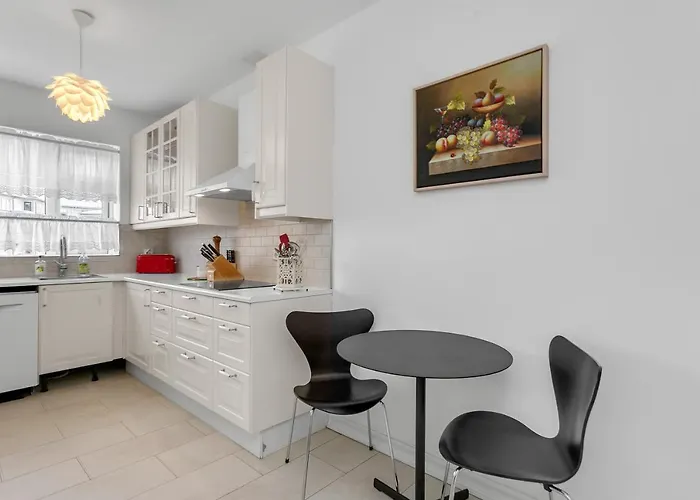 Cozy And Quiet 2Br Apartment