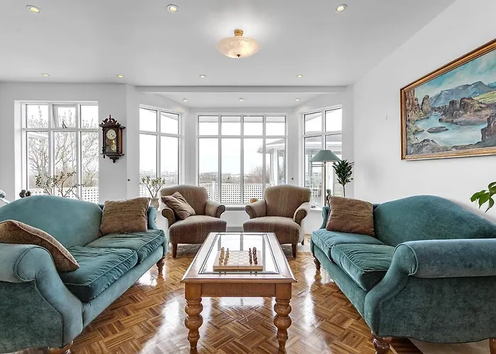 Serene And Cozy 4 Bedroom Retreat