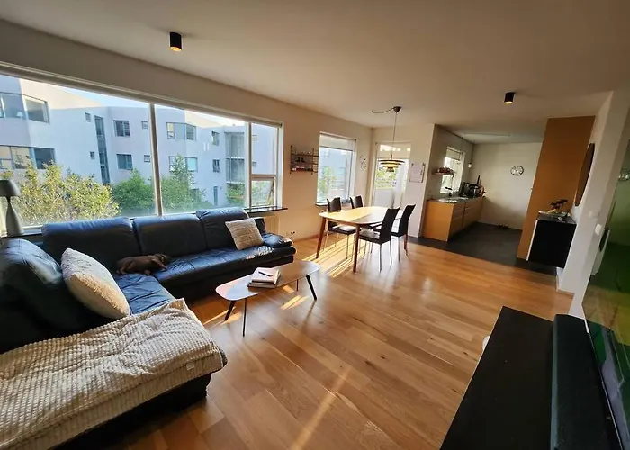 Country In The City - 3 Bedrooms