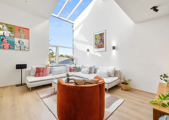 Spacious 2 Story Downtown Apartment