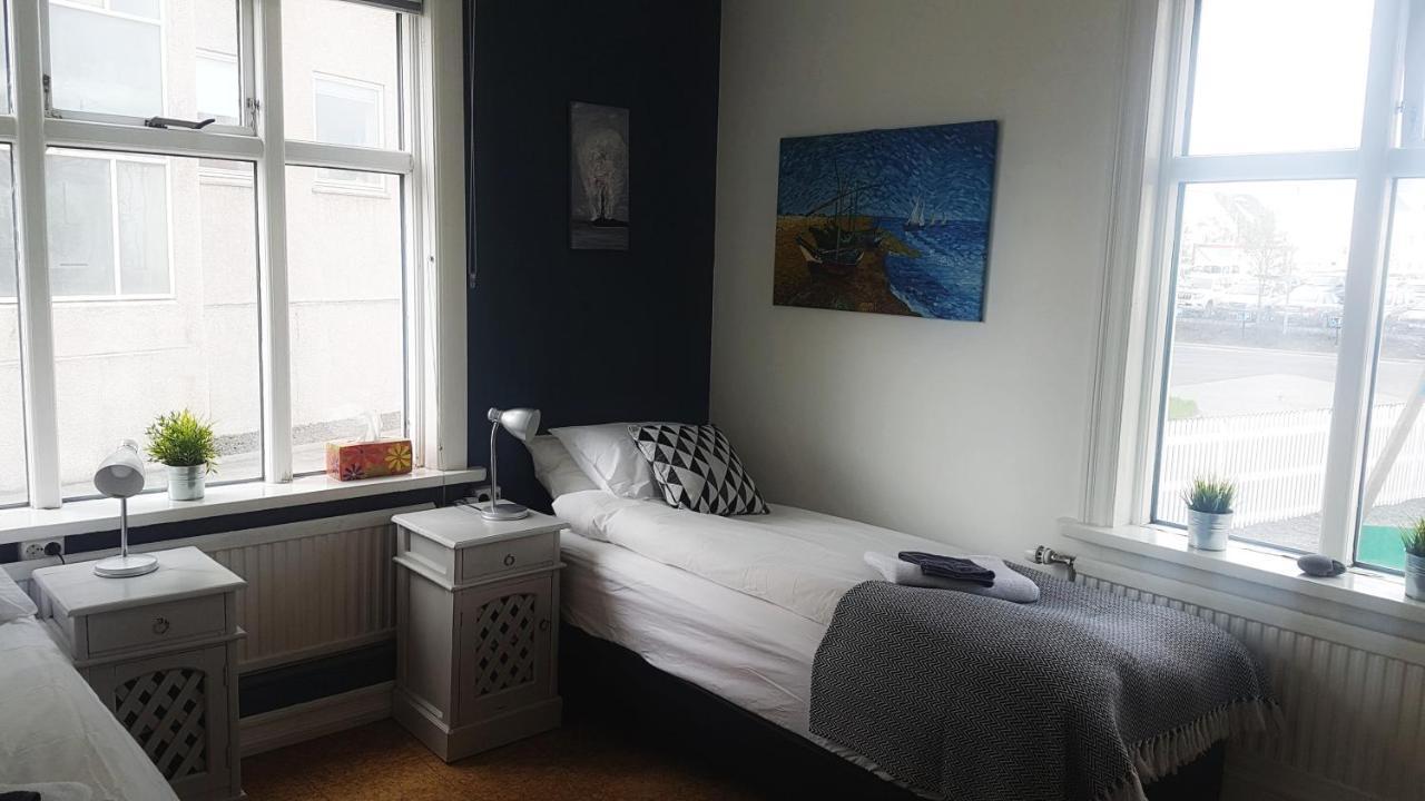 Refurinn Hostal *