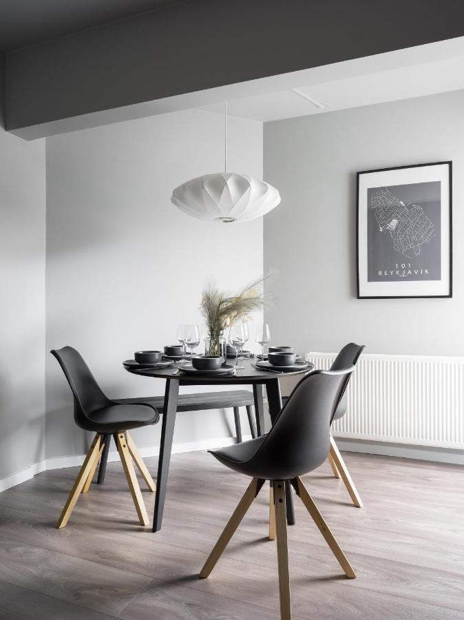 P13-luxury Downtown Apartment