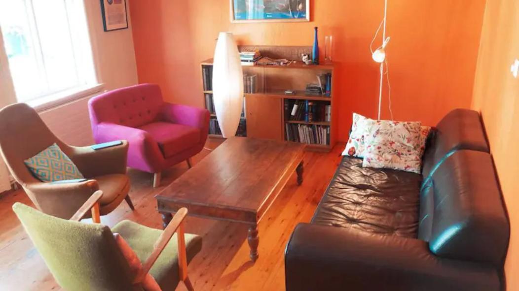 Central 4 Bedroom 3 Storey Apartment Reykjavik