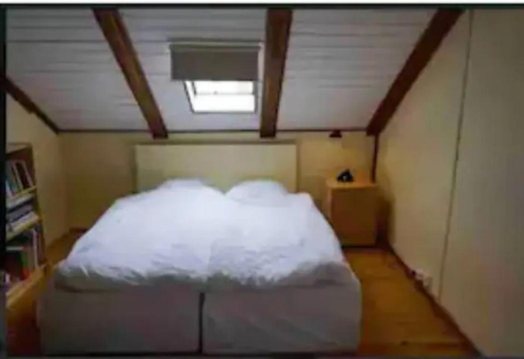 Central 4 Bedroom 3 Storey Apartment *