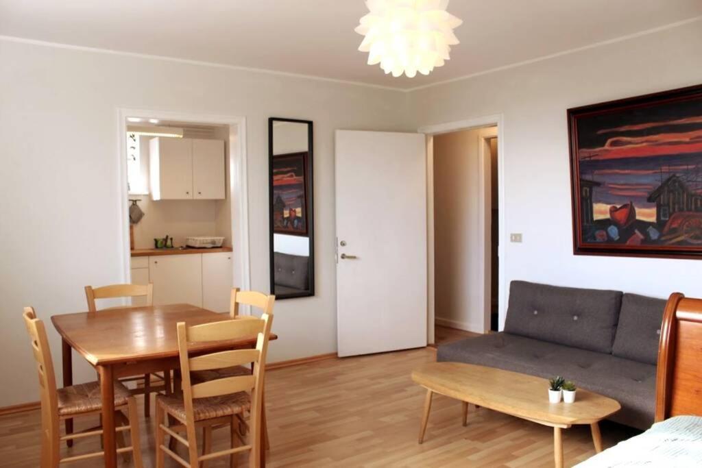 Cozy Seaside Atl. Ocean View Studio Apt Sleeps 4 * Reykjavik