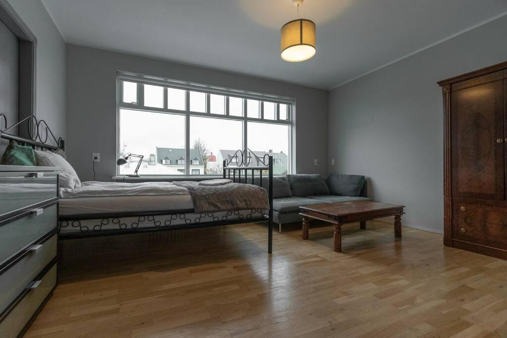 Central - 4 Bedroom Apartamento Reikiavik