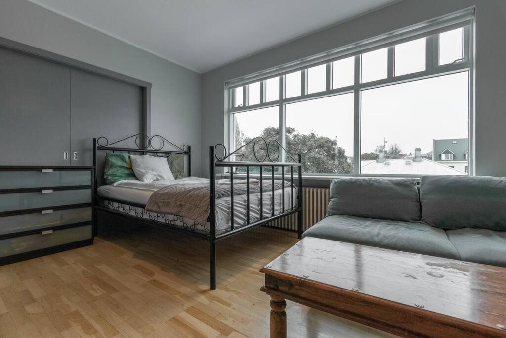 Central - 4 Bedroom *