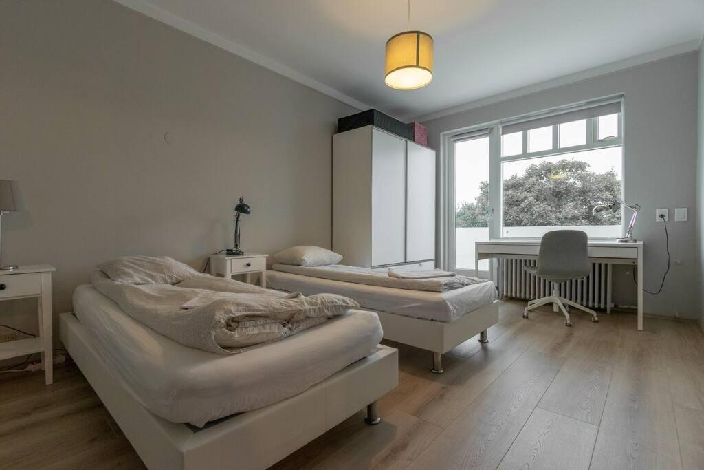 Apartamento Central - 4 Bedroom Reikiavik