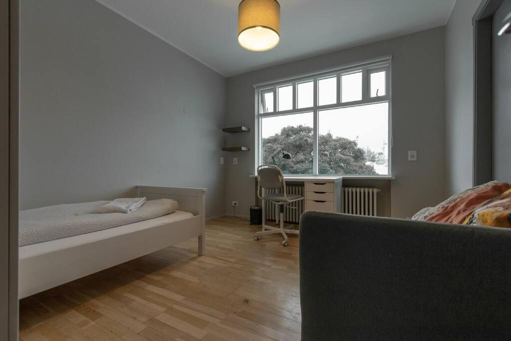 Apartamento Central - 4 Bedroom Reikiavik