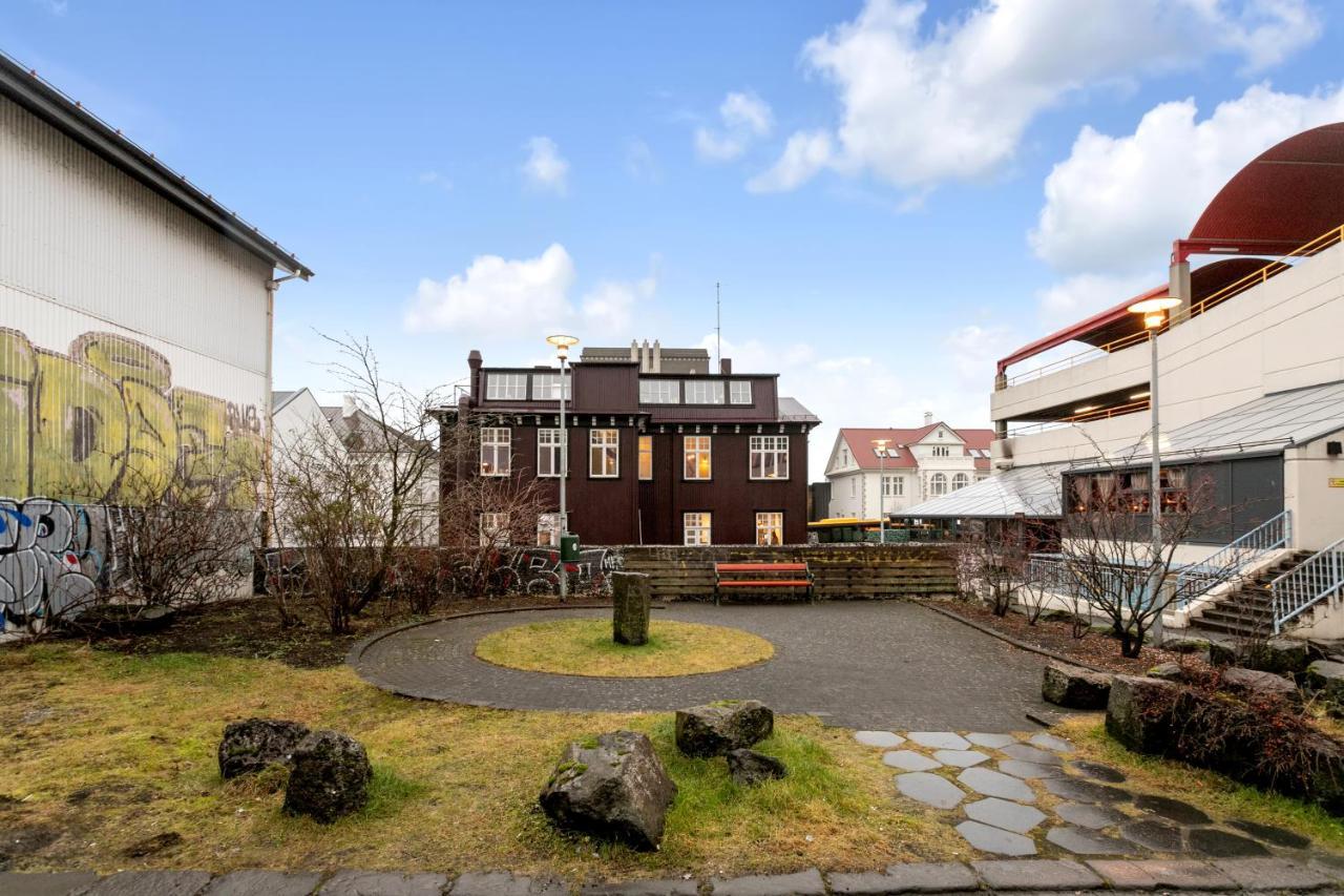 Sunny Central Reykjavik