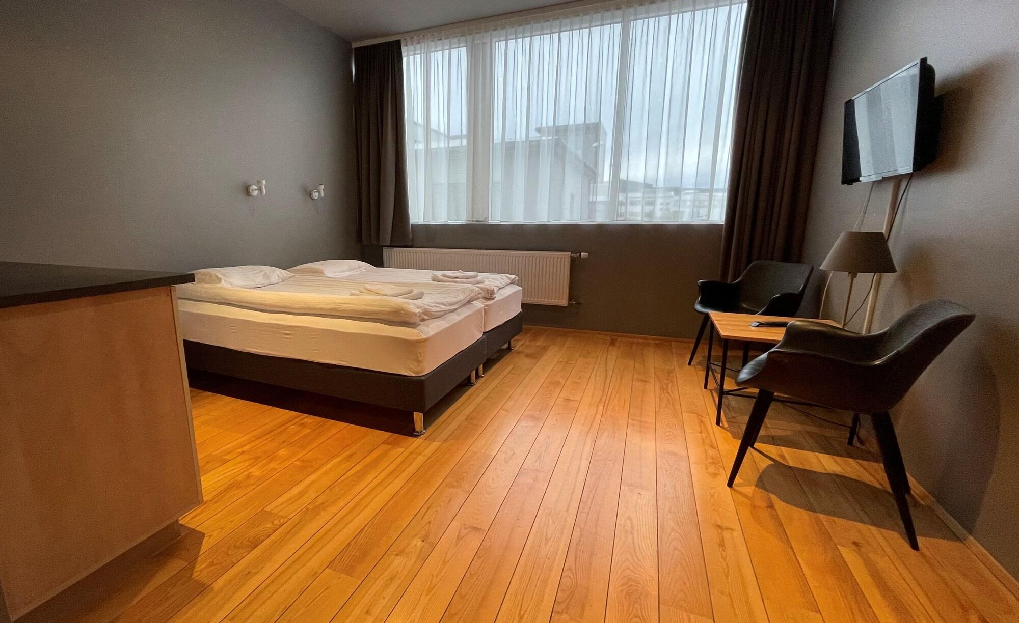 Hotel Hraun 3*