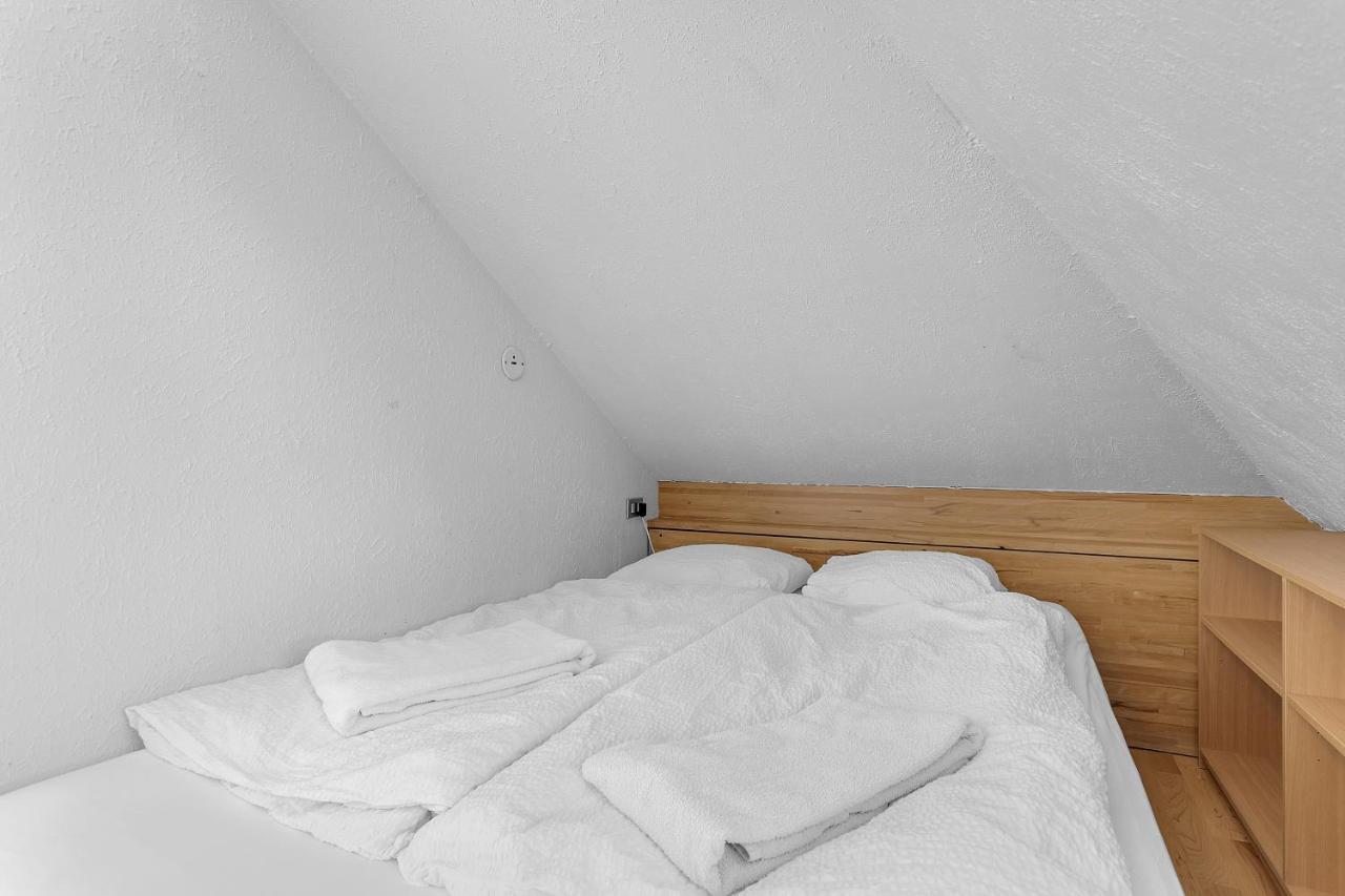 Apartment Lovely 2 Bedroom - Quiet Neighborhood
