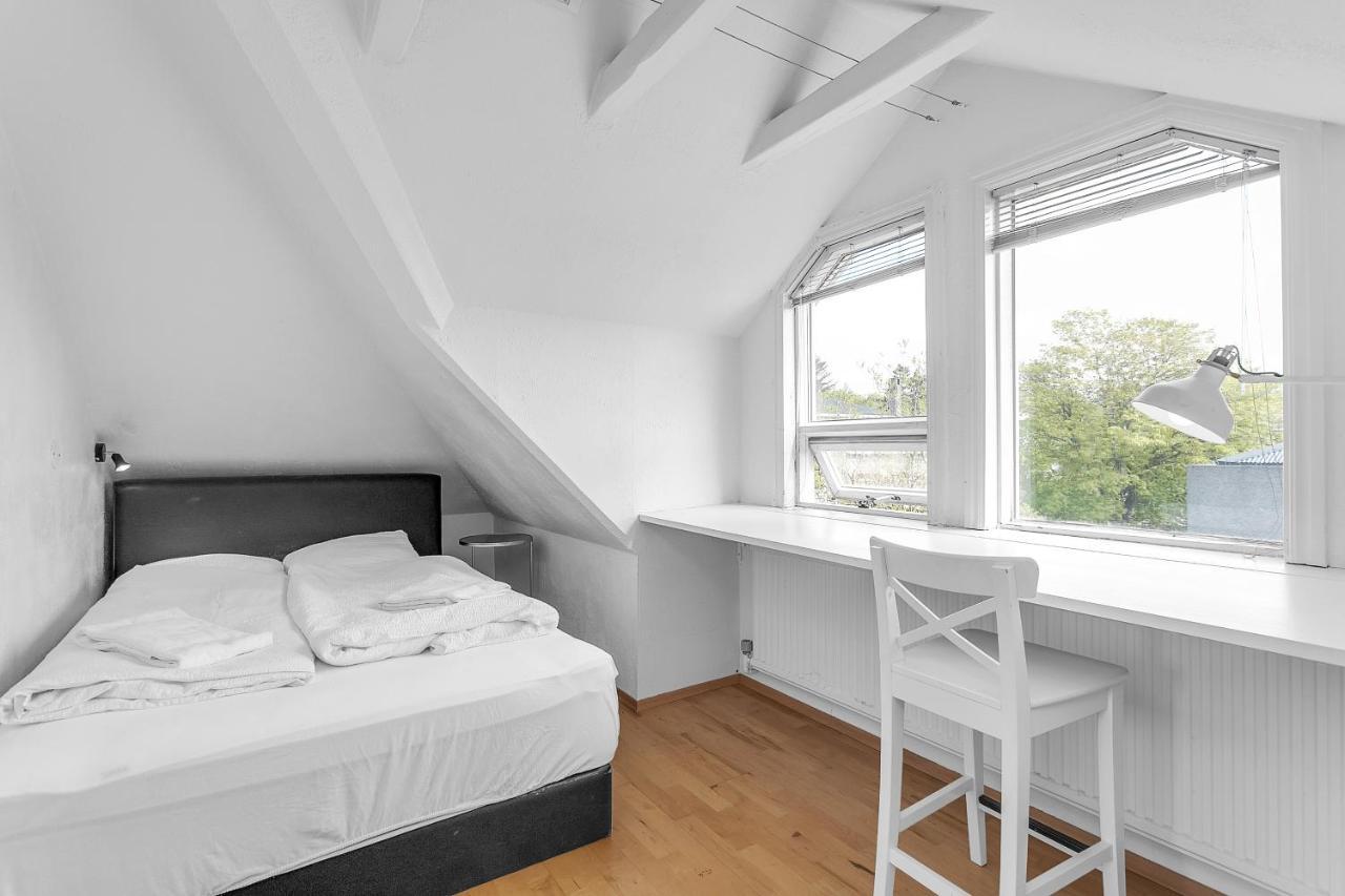 Lovely 2 Bedroom - Quiet Neighborhood * Reykjavik